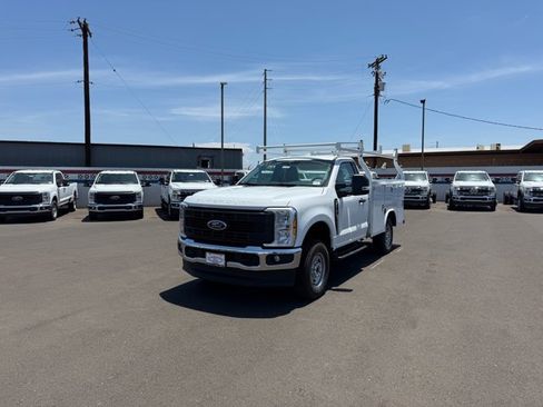 New 2026 Ford F250 XL w/ XL Chrome Package AWD/4WD image 5