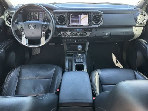 Used 2020 Toyota Tacoma TRD Off-Road w/ TRD Premium Off Road Package AWD/4WD image 12