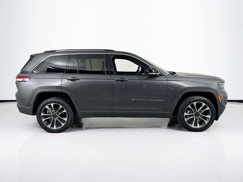 Used 2022 Jeep Grand Cherokee Overland w/ Luxury Tech Group IV image 4