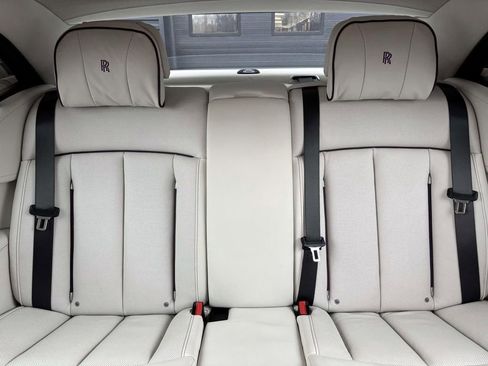 Used 2019 Rolls-Royce Phantom Sedan image 32