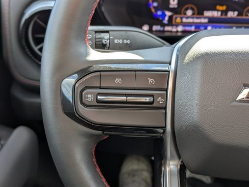 Used 2024 Chevrolet Colorado Z71 w/ Z71 Convenience Package 2 image 25