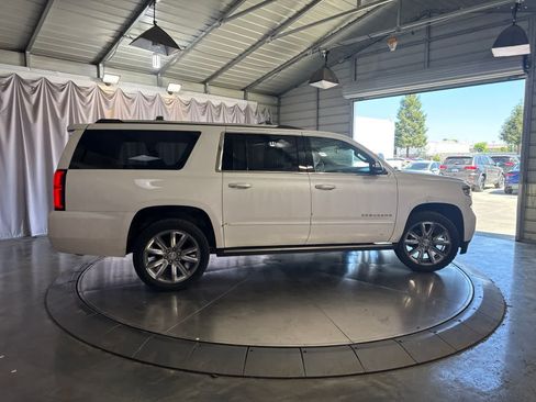 Used 2019 Chevrolet Suburban Premier AWD/4WD image 3