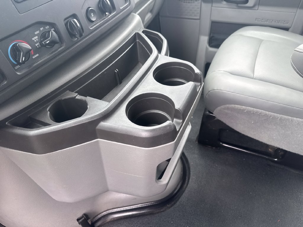 Used 2014 Ford E-250 and Econoline 250 Extended w/ Power Group RWD image 27