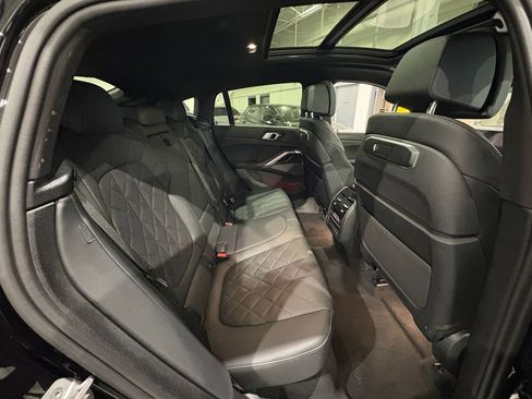 Used 2024 BMW X6 xDrive40i image 45