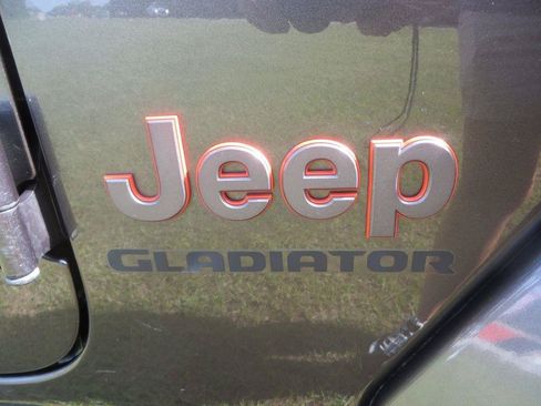 Used 2021 Jeep Gladiator Mojave AWD/4WD image 12