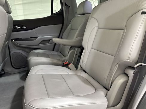 Used 2023 GMC Acadia SLT w/ Preferred Package FWD image 25