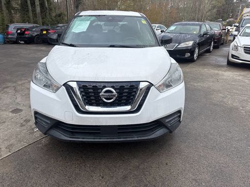 Used 2020 Nissan Kicks S FWD image 3