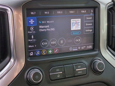 Used 2021 Chevrolet Silverado 2500 LTZ w/ LTZ Convenience Package image 16