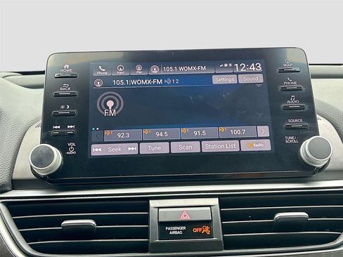 Used 2018 Honda Accord Touring image 15