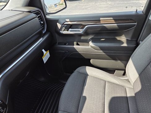 Used 2023 Chevrolet Silverado 1500 LT image 22