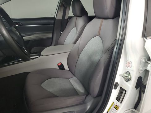 Used 2020 Toyota Camry LE FWD image 12