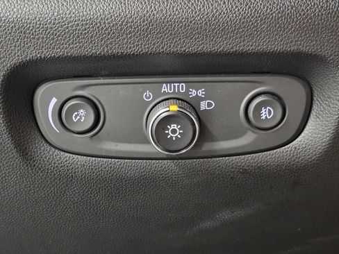 Used 2019 Chevrolet Traverse LT FWD image 36