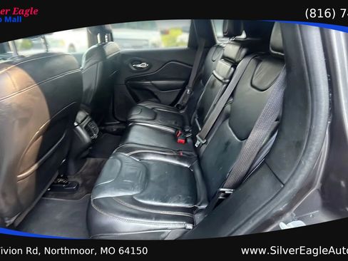 Used 2017 Jeep Cherokee Limited AWD/4WD image 9