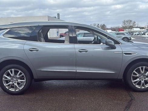 Used 2023 Buick Enclave Essence w/ Experience Buick Package image 3