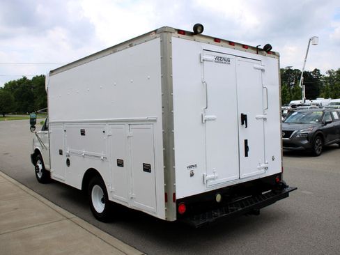 Used 2004 Chevrolet Express 3500 image 4