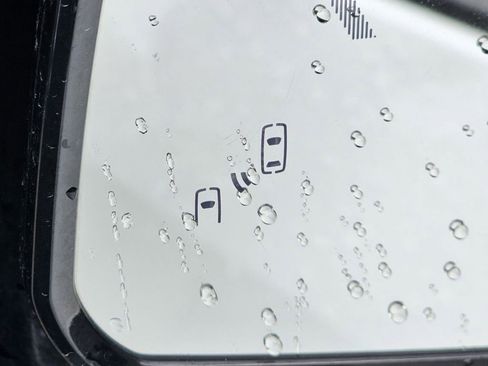 Used 2017 Toyota Tundra Platinum image 9