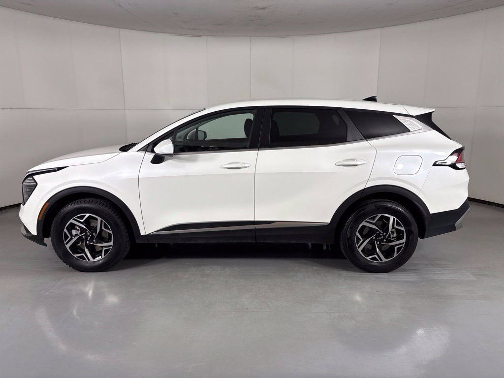 Used 2024 Kia Sportage LX AWD/4WD image 5