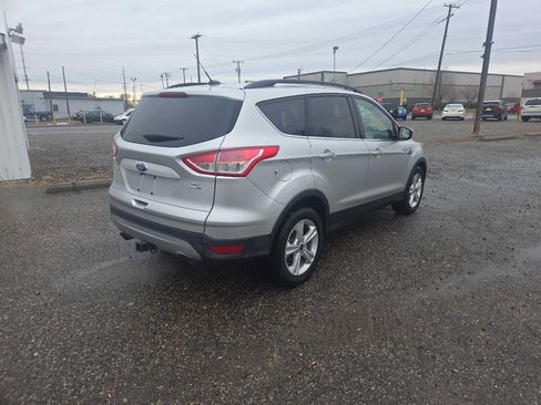 Used 2015 Ford Escape SE w/ Equipment Group 201A image 5
