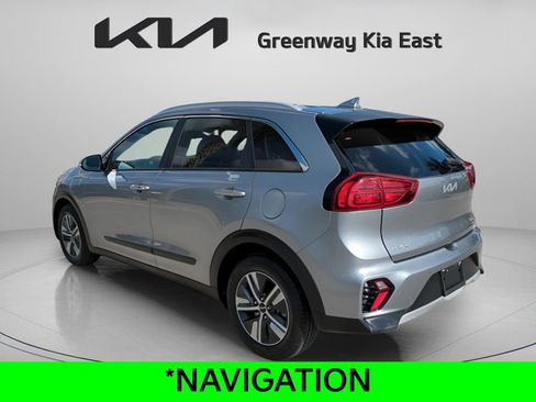Used 2022 Kia Niro EX Premium image 7