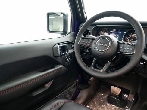 New 2026 Jeep Gladiator Rubicon w/ Steel Power Dome Hood Package AWD/4WD image 11