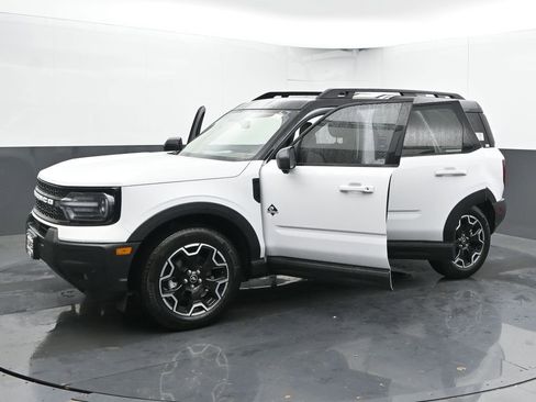 New 2025 Ford Bronco Sport Outer Banks w/ Outer Banks Tech Package+ AWD/4WD image 53