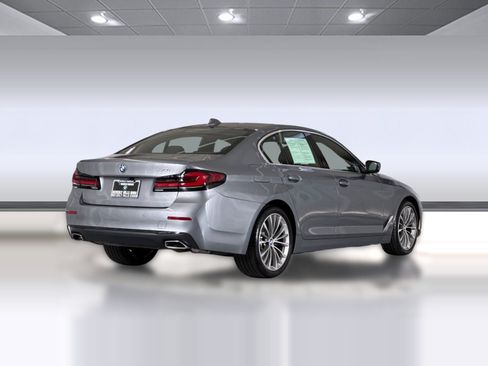 Used 2023 BMW 530i w/ Premium Package RWD image 9