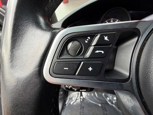 Used 2021 Porsche Cayenne AWD/4WD image 19