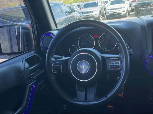 Used 2016 Jeep Wrangler Unlimited Sahara image 24