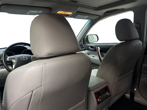 Used 2013 Toyota Highlander Limited AWD/4WD image 37