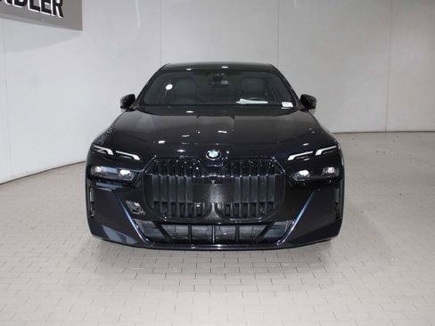 Certified 2023 BMW 740i image 9