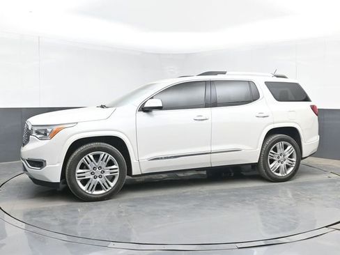 Used 2018 GMC Acadia Denali w/ Technology Package FWD image 6