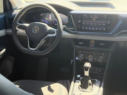 Used 2024 Volkswagen Taos SE AWD/4WD image 12