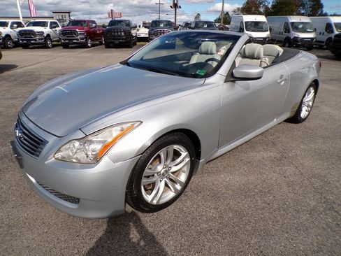 Used 2010 INFINITI G37 Convertible image 7