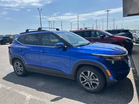 Used 2023 Kia Seltos S FWD image 2