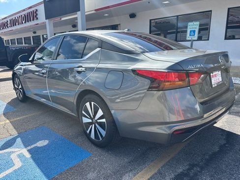 Used 2021 Nissan Altima 2.5 SV FWD image 3