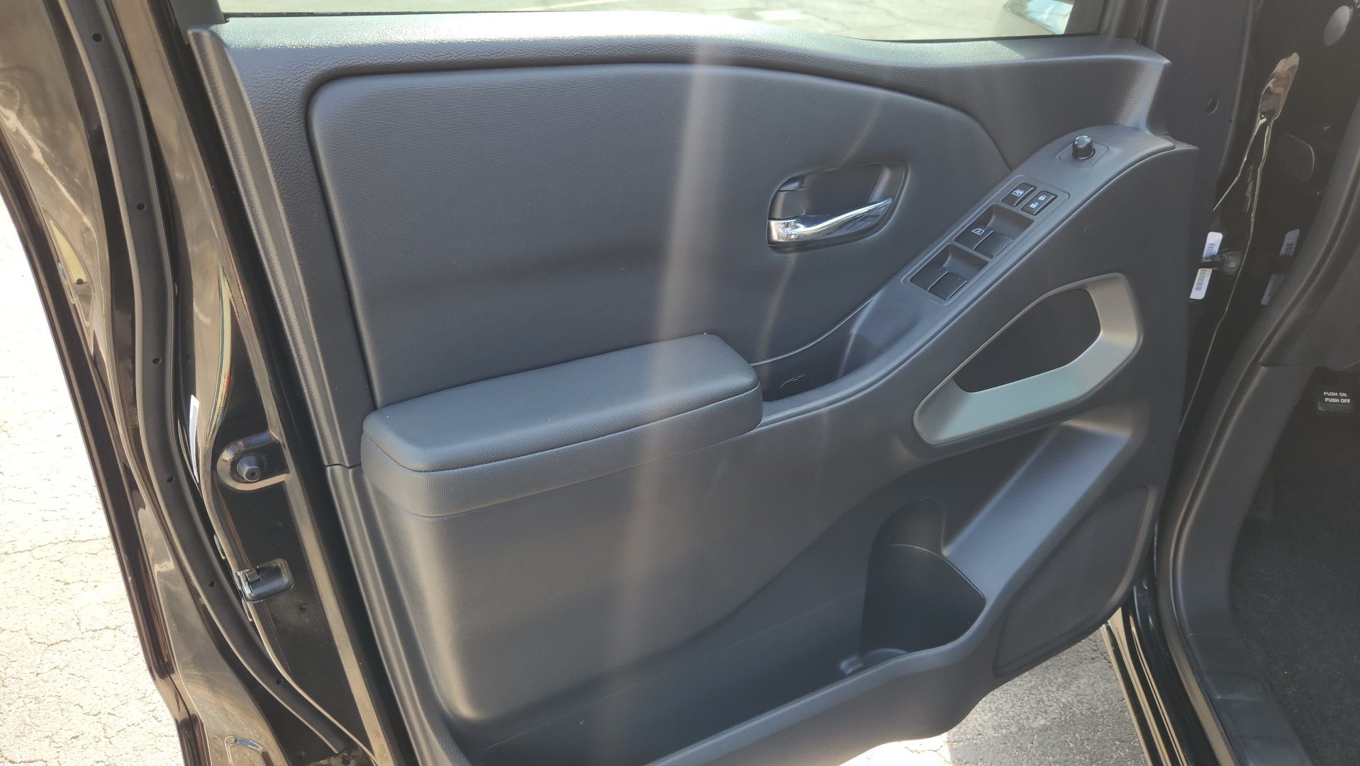 Used 2022 Nissan Frontier SV AWD/4WD image 16