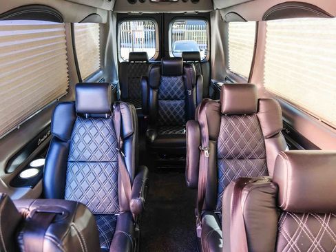 Used 2020 Mercedes-Benz Sprinter 3500 w/ Windows All Around Package image 25