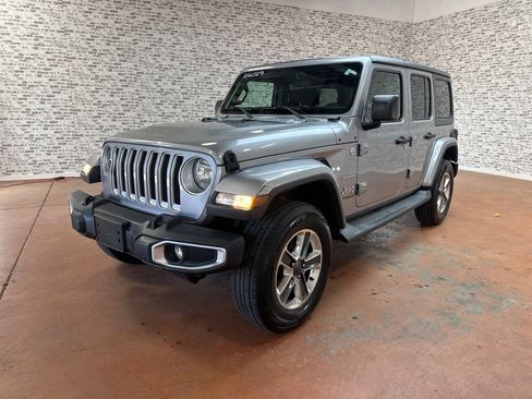 Used 2020 Jeep Wrangler Unlimited Sahara image 3