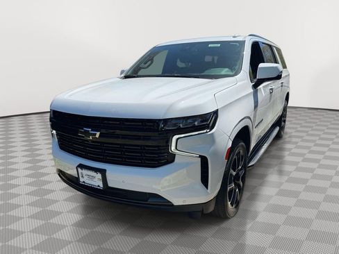 Used 2023 Chevrolet Suburban RST w/ Sport Performance Package AWD/4WD image 2