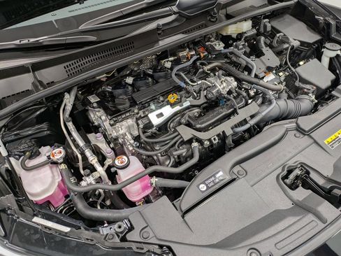 Used 2025 Toyota Prius LE image 30