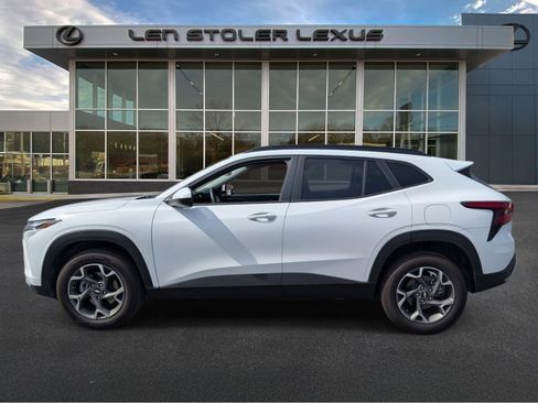 Used 2025 Chevrolet Trax LT w/ Driver Confidence Package image 6