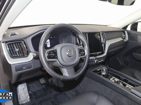 Used 2025 Volvo XC60 B5 Plus image 26