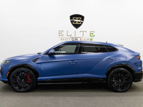 Used 2025 Lamborghini Urus SE image 2