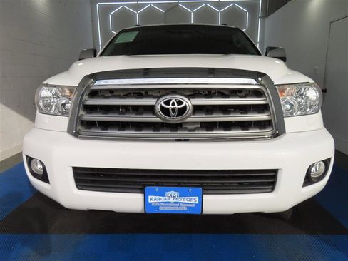 Used 2014 Toyota Sequoia Limited image 2