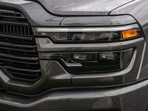 Used 2025 RAM 3500 Laramie AWD/4WD image 2