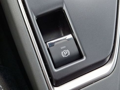 Certified 2024 Subaru Crosstrek 2.0i Premium image 24