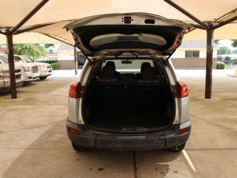 Used 2015 Toyota RAV4 XLE image 9