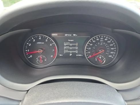 Used 2018 Kia Stinger GT1 AWD/4WD image 18
