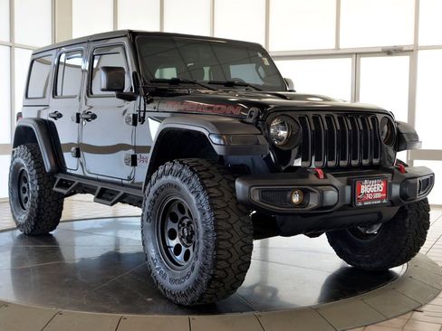 Used 2018 Jeep Wrangler Unlimited Rubicon w/ Cold Weather Group AWD/4WD image 2