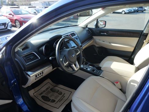Used 2017 Subaru Outback 2.5i Limited image 7